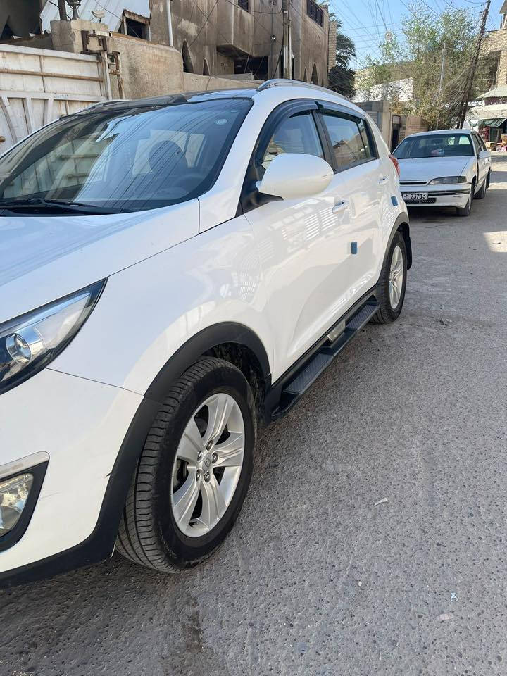 بيع سريع 

سبورتج 2011 خليجي فول 
2400 
بانوراما
ماشية 200 الف 
بيها صبغ جاملغ و كصة البنيد 
رقم سليمانية بسمنا شرط التحويل 

120$ و بيها مجال قليل 
***********
