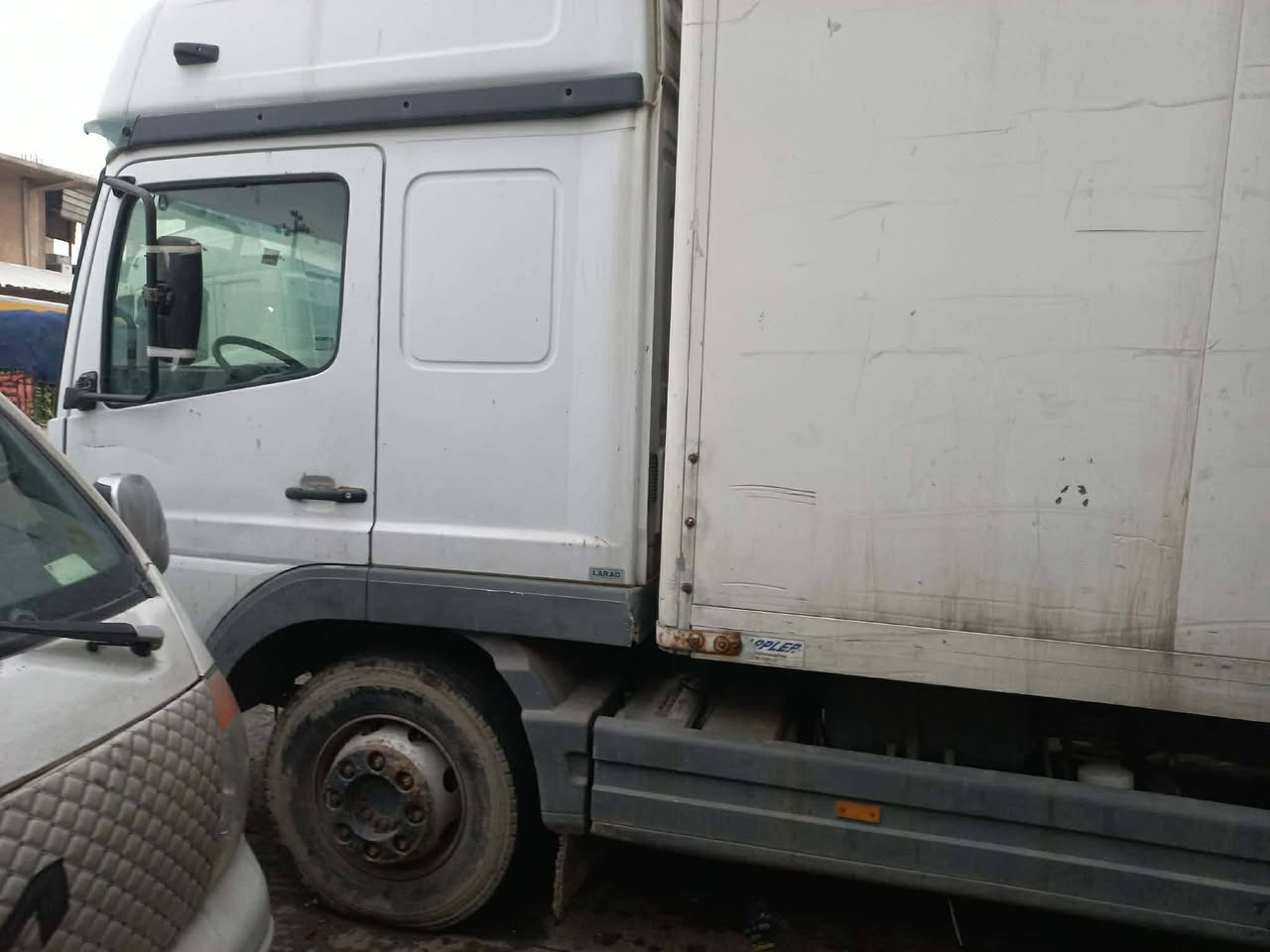 اتيكؤ موديل ٢٠٠٦ فول موسه فات ٦بستن ٨برغي بن اكترؤس سقف عالي ده بل منام تبريد هاف جام كاره بايي رؤبستؤن دوكمه ي هه وراز٤٤٠رؤيشتوه به ناوي خؤمه  ته نها كيري نمره ٣ي فريده دا باقي هه موي به شه رت سحري ١٧٠ $ومه جال  زماره ي مؤبايل ***********
***********
