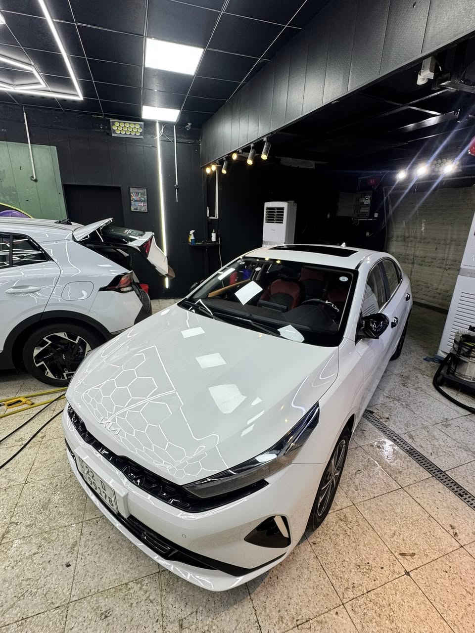 K3 موديل 2024
ماشيه12 الف
سياره كفاله عامه
فو لموصفات 
فتحه
حساسات
كشنات جلد
كأمره دواره 
الصندوك 3 وضعيات ينفتح
الداخل احمر
السعر 140 بيه مجال شي بسيط
العنوان بغداد الحريه
***********
