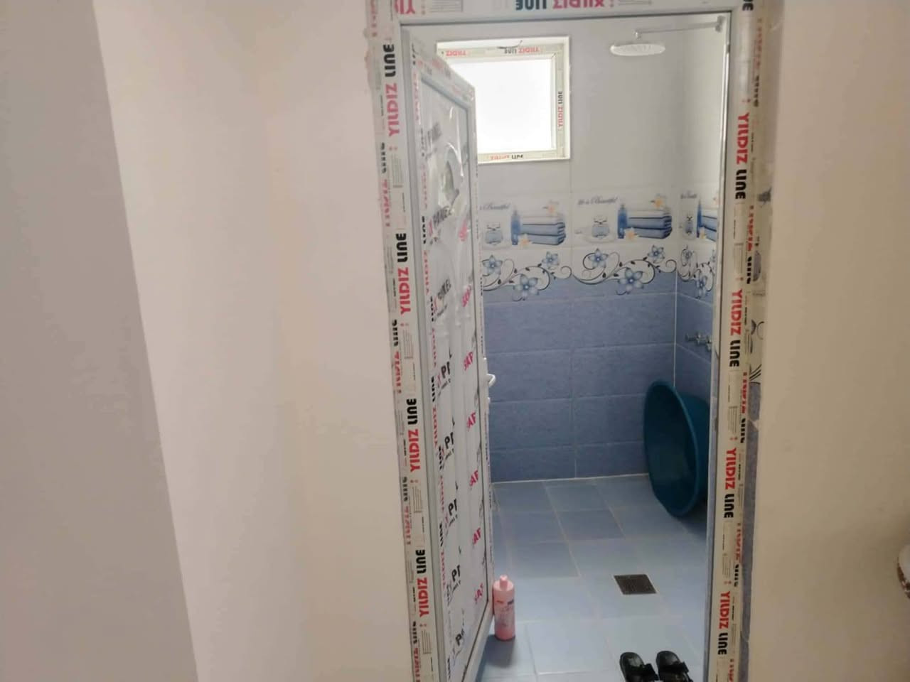 دار 300 متر 10*30 بناء درجة اولى بناء حديث خمس غرف نوم تكريت القادسية قطعة 500 السعر 225 مليون للاستفسار ***********
