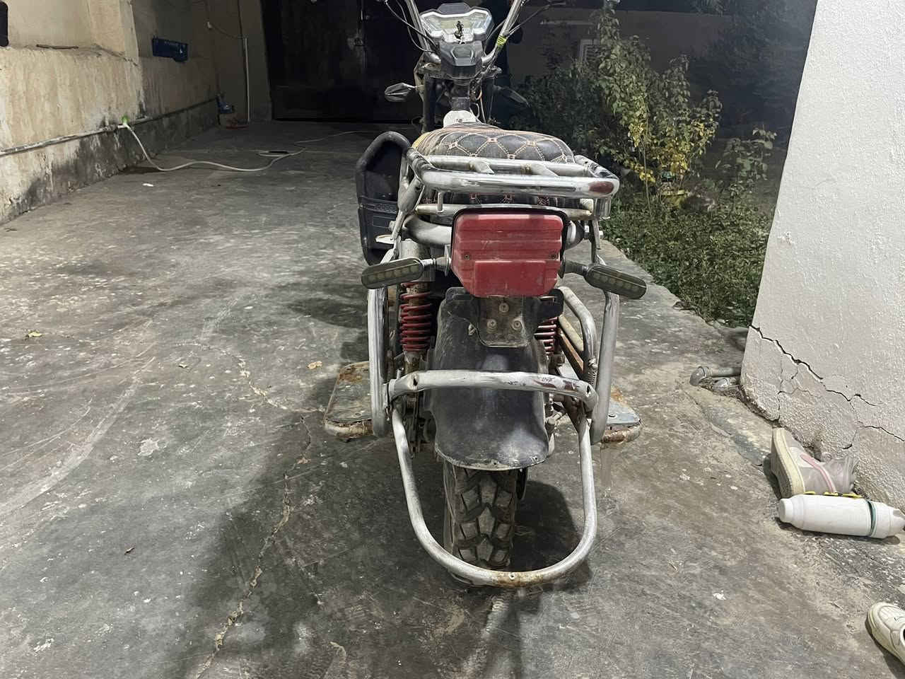 سلام عليكم للبيع باسكل شحن ناقصه بطاريات ***********  ب ٢٥٠ وبي مجال
