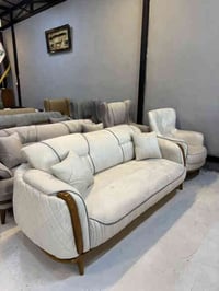 اي شي يعجبكم حجزو ع الواتساب 07756600666