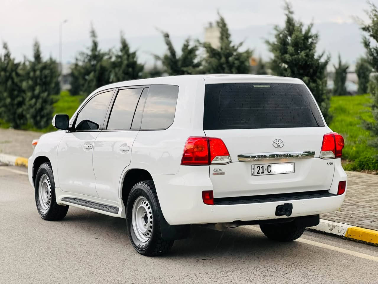 تويتا لاندگروزر موديل 2014 شركة ساز مواصفات GX گير ئوتوماتيك + ثلاجه + تبريد مركزي + هوك + فور ويل + بصمه + داخل شمس + لا يت زينون + مكفول كفاله عام + محرك مامفتوح + ماشي 127 الف مكان السليمانية *********** السليمانية, العراق
