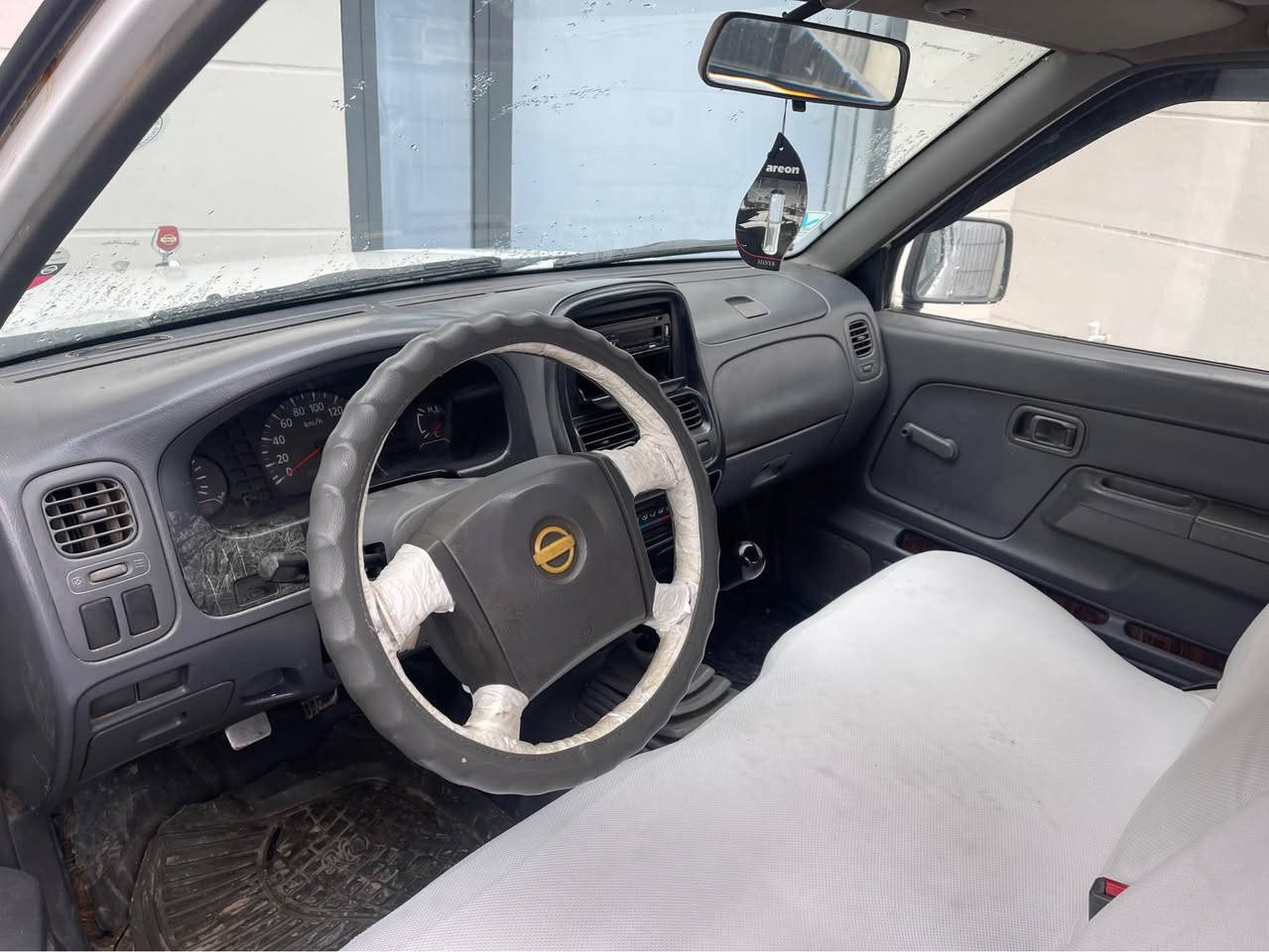 نيسان دةبل
مؤديل ٢٠٠٢
تةبريدو پاوةر
ئارمي پلاستيكي سليماني
بةشةرتي ئةوةليات وغزامة
بئ بؤياخةوتةنها چواردةوري
 چةند پةلةيةك كارت وبؤياخي هةية
گيرومةكينةو ئةكسل وتةبريدو
هةمووي بةشةرت
سعري 88گةلاومعامةلة
شوين 
سيدصادق
***********
***********
واتصاب وفايبر حلبجة, السليمانية
