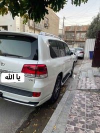 اخوان جكسارة موديل ٢٠٢٠  حادثها جاملغ خلفي فقط عكس السايق خمس شدات ونص...