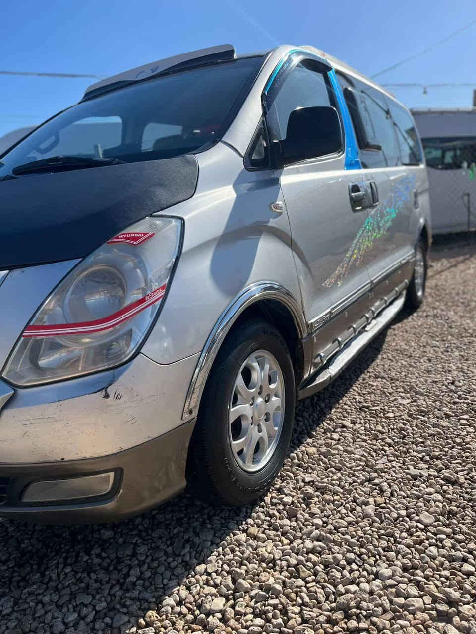 السلام عليكم للبيع ستاركس 2010 مسكر اصل كير عادي مكينه جديده حداديه كير اكسن تخم تاير كله جديد بيه جاملغ امامي مبدل جه السايق رقم انكليزي سنويه ل30 مكاني بابل الدبله شراي اتصل وبيك خير ودلل ***********
