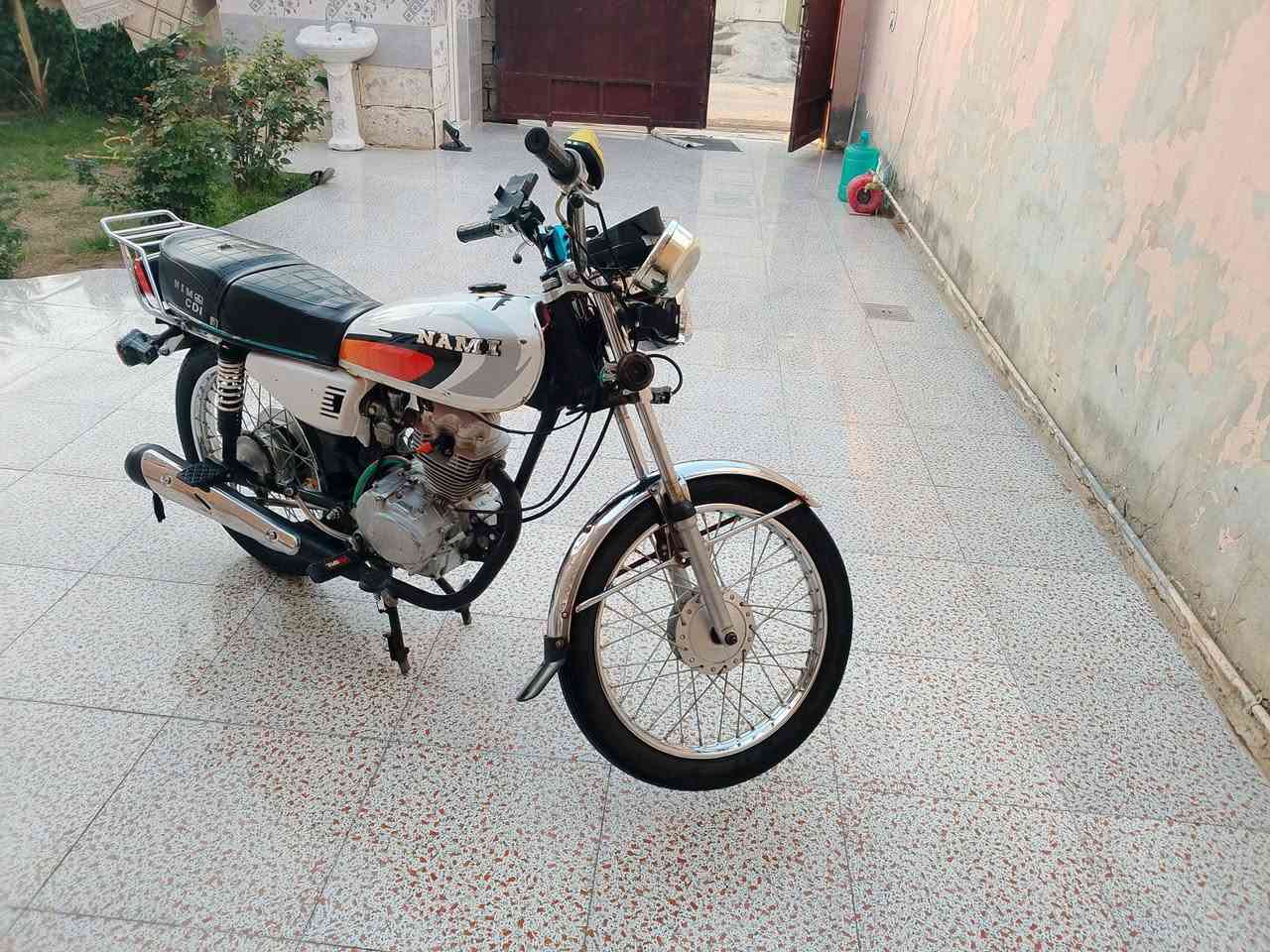 السلام عليكم دراجه لبيع نامه موديل 19 اوراق مابيه بس مكفوله من سرقه دراجه خير من الله من شلعه من معدل من كهربائيات 
نقصها بس جبنه مال كير  
 بيه مجال 
مكاني ديالى بعقوبه 
***********
بيه نقص همين بلكهربائيات 

السعر 370 قفل
