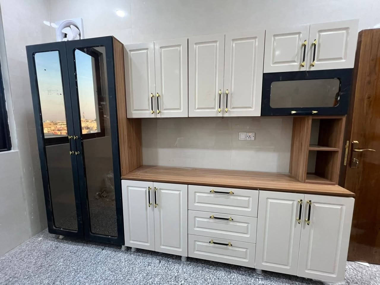 كاونترات لبيع خشب تركي hdf مع خدمة توصيل مجاني ***********
