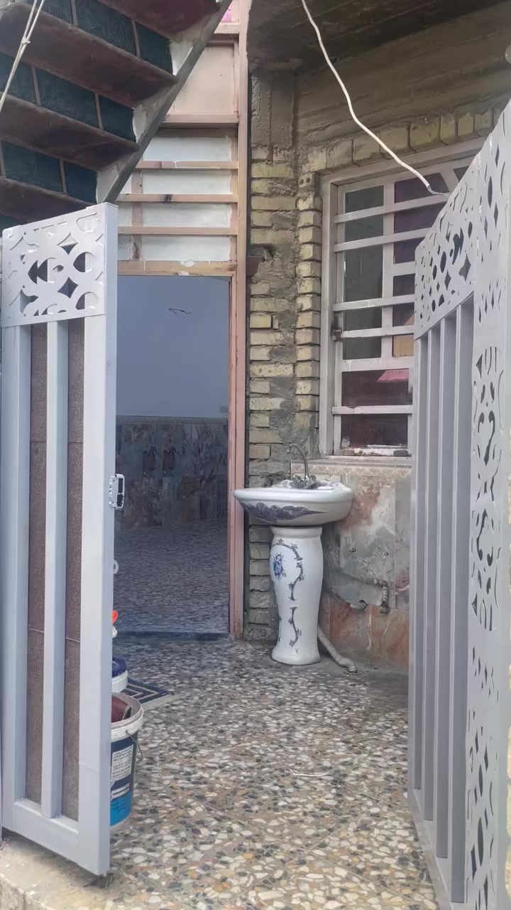 من رخصة الادمن
بيت للإيجار مساحة 125 م البلديات المضمار شارع الحشد 

استقبال مطبخ صالة كبيرة غرفة نوم حمام للاستفسار الاتصال أو واتساب ***********
