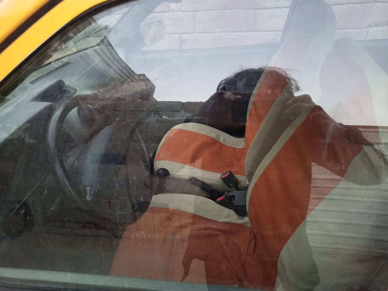 السلام عليكم سايبا للبيع مديل 14 بدون ارقام. ابيعك ادوات كوم حديد . مكبنه توني مجفتها. دوخلها نضاف دشبول جديد تخم تاير جديد ديمات جددد  حداديه زينه سيارة جاهزة كهربيات كلها شقاله. سعرها بلاش بسعر دراجه. 9 ورقات.  مكاني بصرة مدينه. الستفسار اتصل عل رقم انه مكلف بل نشر. ***********
