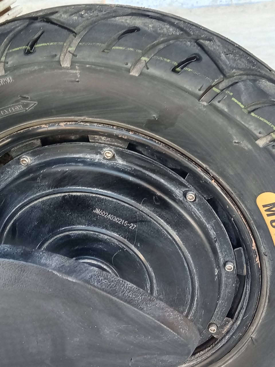 سلام عليكم ورحمة الله وبركاته موطور شحن نضيف جدا سته بطاريات كلهن يغرن 11ونص بي نظام خلفي تشقيل عن بعد طفاء عن بعد كهربايات كلهن شغالات تك شاره يمنه ويشره لايت ثلججي الأبيض عقل جديد بيك امامي وخلفي مال جناي السعر 475وبي مجال الطيبين شاحن جديده نضام سرقه سوية واحد وبصمه وحدة ***********هاذه فقط واتساب العنوان بغداد ابو غريب الزيدان
