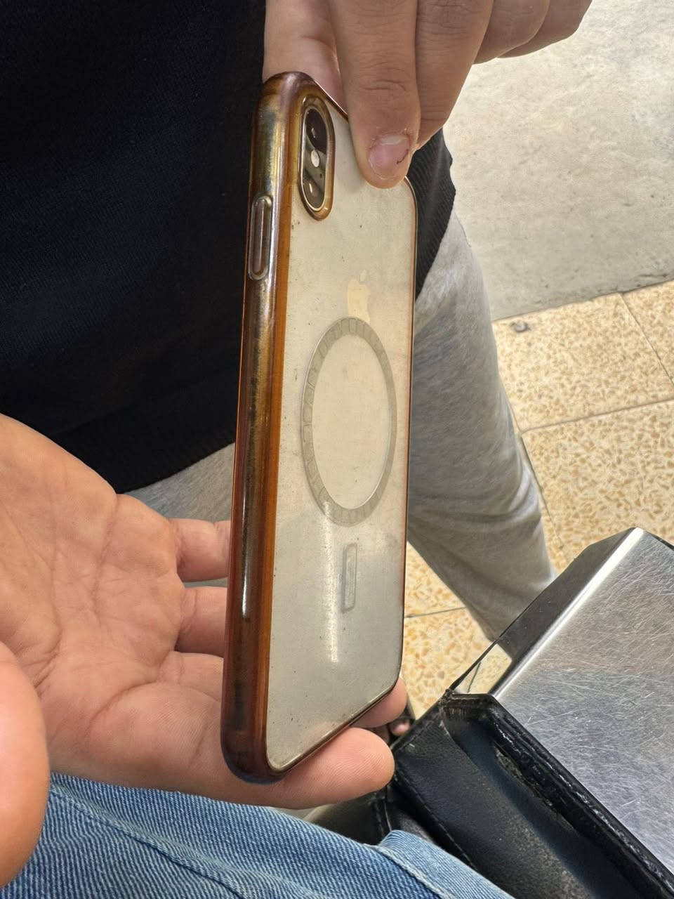 للبيع اكس إس ماكس سعره 175 بطاريه 79 مبدل شاشه فقط وشاشه اصلي شرط ***********
