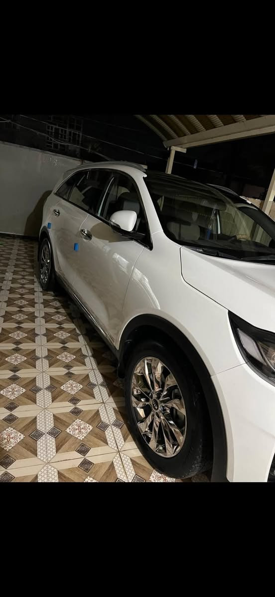 السلام عليكم للبيع كيا سورنتو ٢٠٢٠ خليجي ماشية ٦٤٧٠٠ فول مواصفات للاخير ١/١ مكفولة كفالة عامة الشركة الدولية السعر ٢٨٢ مكاني ديالى بعقوبة  الرقم ***********
