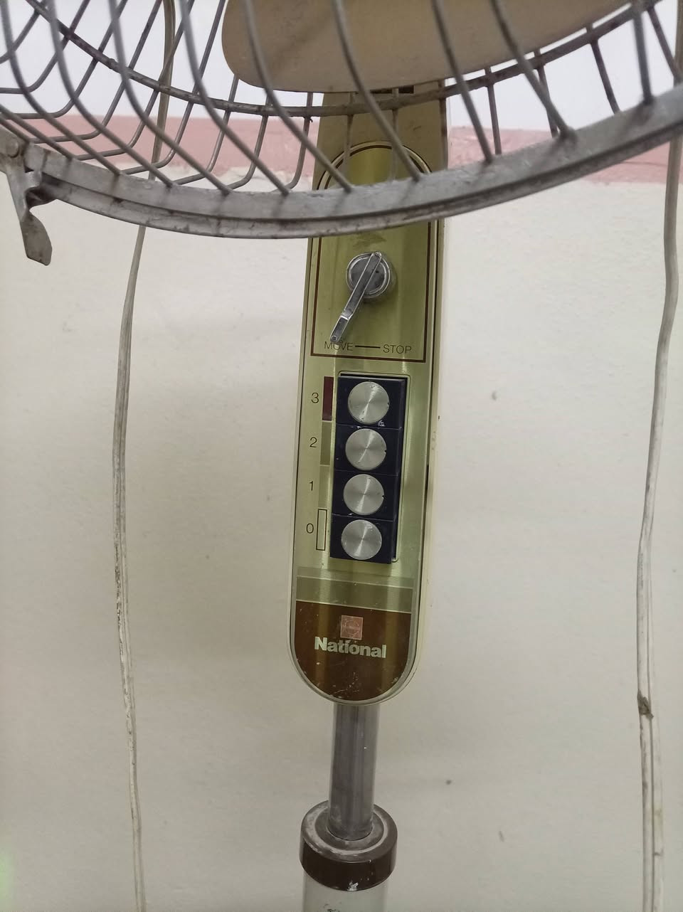 السلام عليكم بانكه نضيفه ومتروكة ما  نعرف عنها شي  سعر ٣٠ وبيها مجال مكانها قوسيات


**إذا كنت صاحب هذا الإعلان وتريد حذفه لأي سبب، رجاءا أرسل رسالة إلى الدعم الفني**