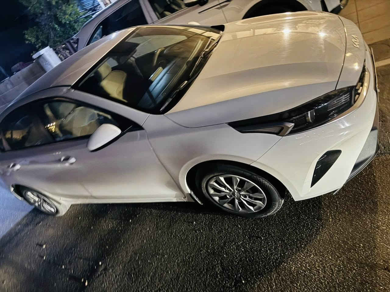 السلام عليكم اخوان…
للبيع كيا سيراتو خليجي موديل 2022 رقم اربيل بأسم صديقي تحويل مباشر ماشيه 74 مكفوله من الصبغ بيها بارد ممصلح بالداير مال الجاملغ الخلفي اسفل الباب ورصعه بالتكمه مال باب الصدر واضحه بالصوره وايضا ممصلحه محرك 1600 دوش سعرها 153 $ عنواني السيديه ***********
