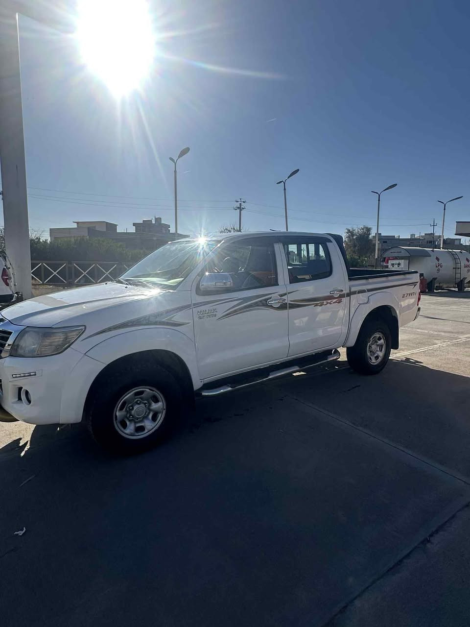 هايلوكس فورويل 2013 سيد نهرو 
كير اوتماتيك 
بيها جاملغ صبغ جهة السايق وشبرين بنيد باقي السيارة كفالة
رقم سليمانية 
السعر 205 بيها مجال بسيط 
***********
