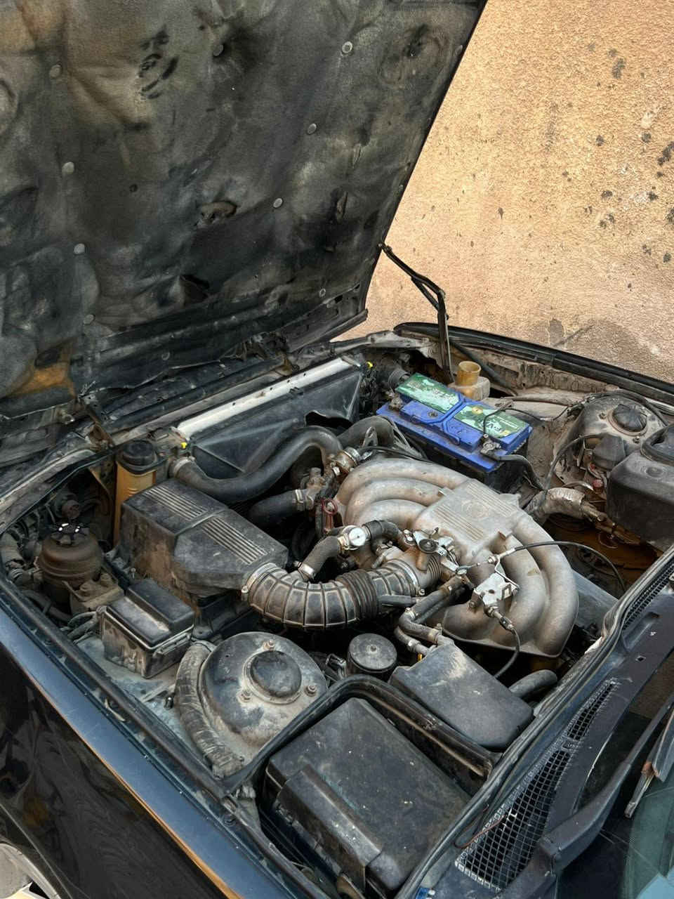 السلام عليكم بي ام 525
موديل ١٩٩١ سنويه لل ٢٧ ب اسمي تحويل ثاني يوم 
نواقصهه بسيطه فقط مروحه للتبريد وصدرهه نص عمر باقي السياره جاهزه 
مكاني بغداد الامين نواب الضباط 
ممتواجد ع الفيس بس واتساب السعر 40 وبيه مجال اتصل وتدلل ***********
