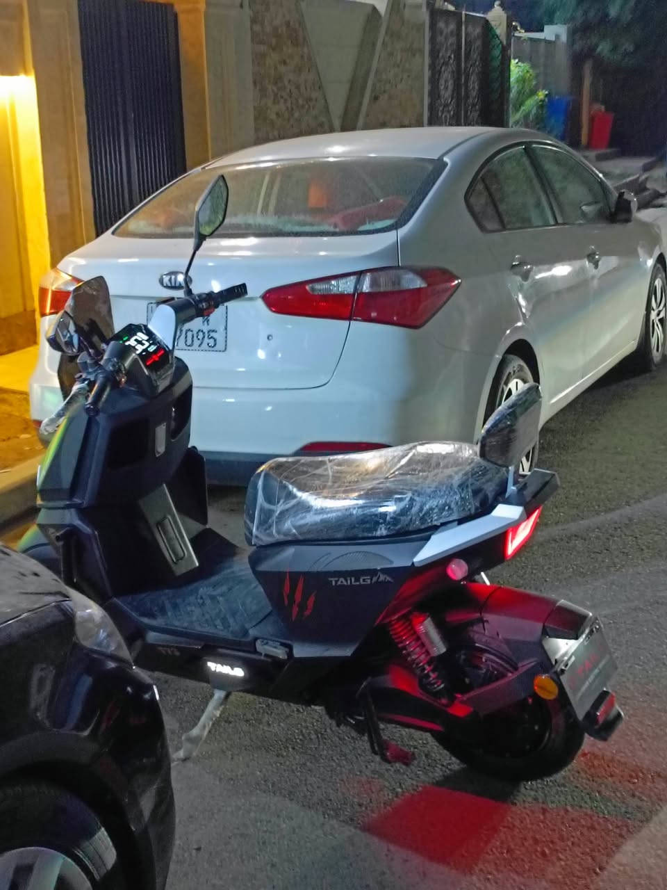 دراجه للبيع تالج شركه تالج ميحتاج اسولف عنها 
دراجه تالج باتمان 2026 فول مواصفات R رجوع على الخلف بيها حساسات بيها مانع سرقه دبل اشاره لايت زينون 
دراجه كلش جديده 
السعر 850 الف وبيها مجال..


**إذا كنت صاحب هذا الإعلان وتريد حذفه لأي سبب، رجاءا أرسل رسالة إلى الدعم الفني**