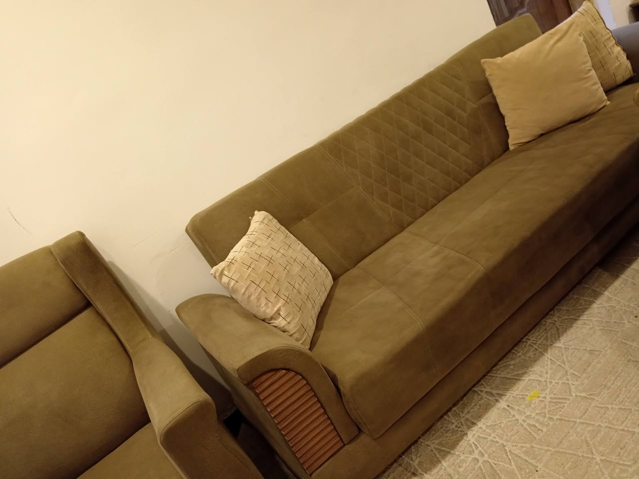 تخم قنفات تركي ماركه نظيف جدآ ٧ مقاعد هيكل حديد سبرنك ظهر والمقعد وطبله وسطيه للبيع
تخم ب٣٥٠ بي مجال
طبله ب٥٠ بي مجال
للاستفسار الاتصال بالرقم ***********
