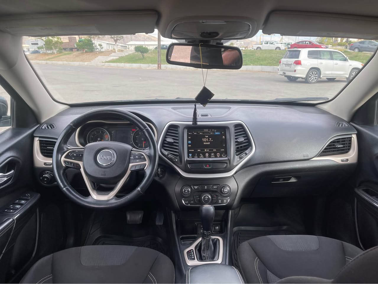 جيب شيروكي (بزون)2017
بو فروتني به س 🙏
سبخ💥هه ردوو جاملخ سينكي هاتينه دزين بي زربه 
سه ري بوندي زربه ك خفيف
 
به رشوت 💥شه رت نه ڤه بوينه 

رقم سنوي 💥كه ڤن شه رت تحويل يان وكاله
 
غرمات 💥صفر 0000

مكينه 💥💥شه رت نينه انكو فحم به س گير شه رت 
( زه حمه ت نه بيت مشتري نه بي ازعاجي نه كه )
دهوك /☎️ ***********
105$ومجاله كي كيم دهوك, العراق
