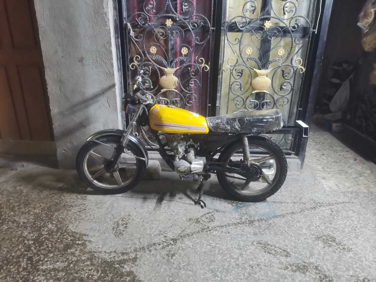 دراجه يراني حربيه سيفان خمسه كير موديل2020 مكينه ناعمه لاتبخير ولاتنقيص لانضوح شلعه تخبل دبلات شغاله امامي خلفي ضفير كامله مكان بغداد البياع سعر 280 بيه مجال رقمي ***********
