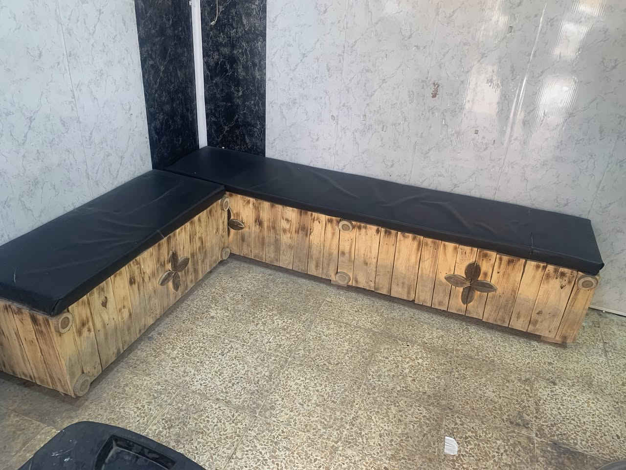 المحل للبيع ***********
