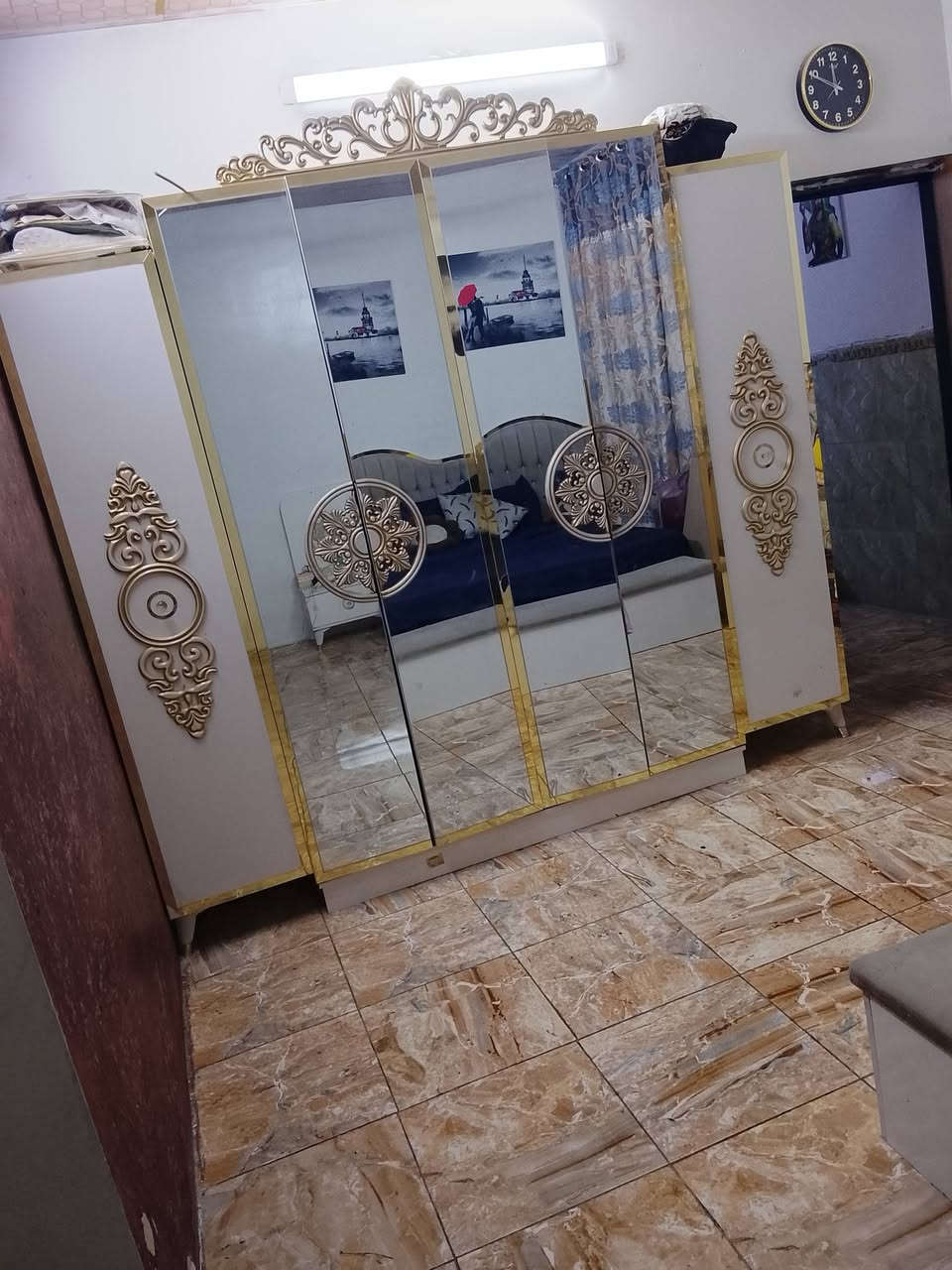 البيع مستعجل لن مكاني زغير
***********
