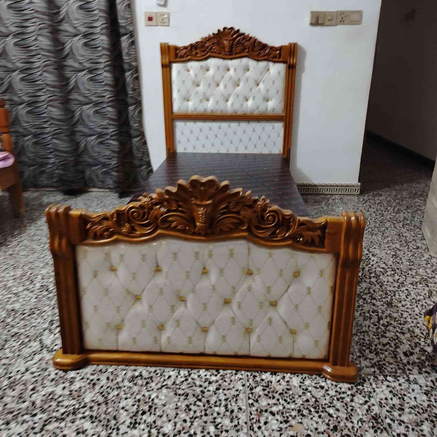 سلام عليكم عنده جربايه ام النفر واحد تفصال مستخدمه شهر سعره 150وبيهه مجال 
***********
