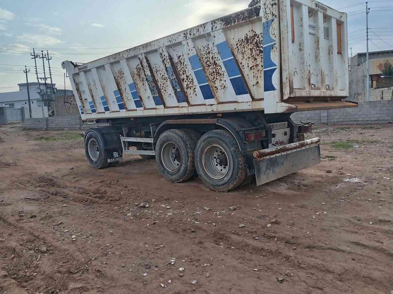 مقطورة مكنسان البلادي درعه 25 كفاله من كلشي وزنه 9طن منفيس للاستفسار ***********
