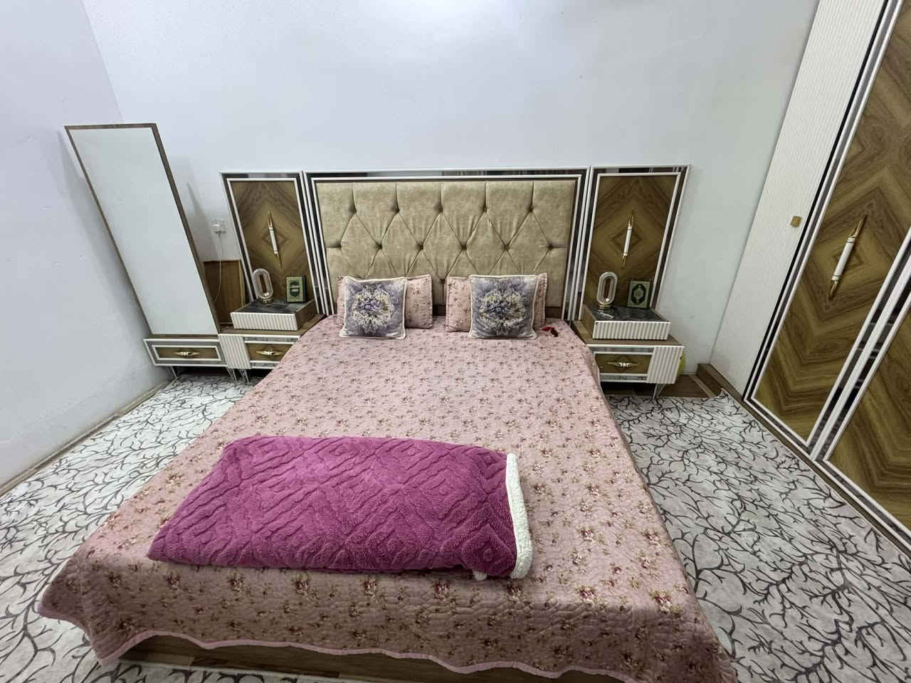 غرفه نوم ٨ قطع اخت جديد كلش نصيفه نضافه ٩٥٪
  (( بدون دوشك))
مزاد مهدي خانقيني.    
خانقين محطه خلف مركز شرطه ازادي
***********
