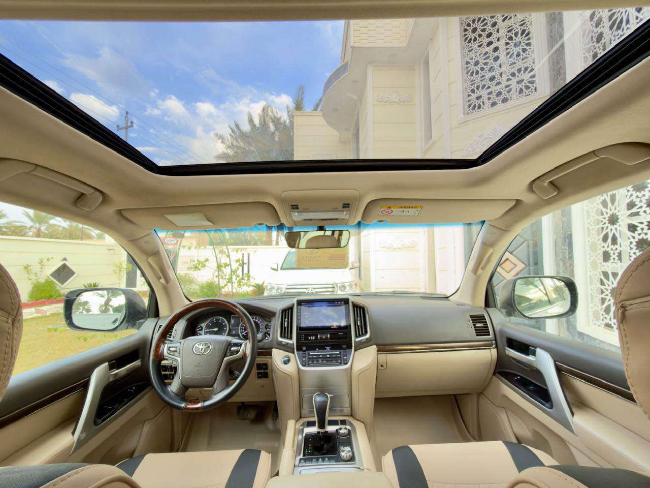 ‏‎
سلام عليكم رمضان كريم 🌘 
 للبيع اومراوس حسب القناعه 🌹
لاندكروز  2021    VXR 🚀  5.700 
ماشيه 71 الف فقط
الي يدور جديد وقطعة نادر من نوعها 
ملاحظه( السيارة كفالة عامة من جميع النواحي بدون اي ملاحضه نظيفة بمعني الكلمة
 وشرط الفحص 
گير و محرك بشرط كفاله 
________👇🏻المـواصـفـات 👇🏻___________ 
حساسات امامي خلفي 
كامرات 360 امامي وخلفي وجانبيات 4 كامرات 
مري شفط ونظام ترحيب 
تبريد ب الكشنات
باب خلفية كهرباء 
لايتات دبل عدسة + LED
جميع الكشنات كهرباء 🗼
زنون بلادي 🗽
فتحة    🧐  
نظام اقتصادي بانزين ECONOMY 
جلد كامل داخل بيجي 
بلوتوث وتليفون ونضام الملاحة ☎️
ونظام تثبيت السرعة التكيفي المزود، ونظام صوت Mark Levinson مع سماعة.
ومقاعد قابلة للتدفئة والتهوية
شاشات عدد 3
نظام مانع الانزلاق
نظام نزول المنحدرات 
اشارة في المرايا الجانبية
مخرج منفذ الطاقة ⚡
‏  Bluetooth / USB
شاحن هاتف Wairlees
وبعد بيهة هواية مواصفات 
جديدة جدا  واستعمال نظيف جداً 
بالعافية ع تكون من نصيبة يستاهلها   
رقم سليمانيه بأسمي شخصياً
هزه وفحص وبراد جديده 
#مفخره_الأرض 🔥

🟩 السعر المطلوب 578 💵 🔐     
                  
لاستفسار الاتصال ع الارقام التالية 📲📲

 ( *********** / ‭/0781 578 1463‬ )

تحياتي لجميع 🌹 🌸 🙏🏻 حلة, بابل
