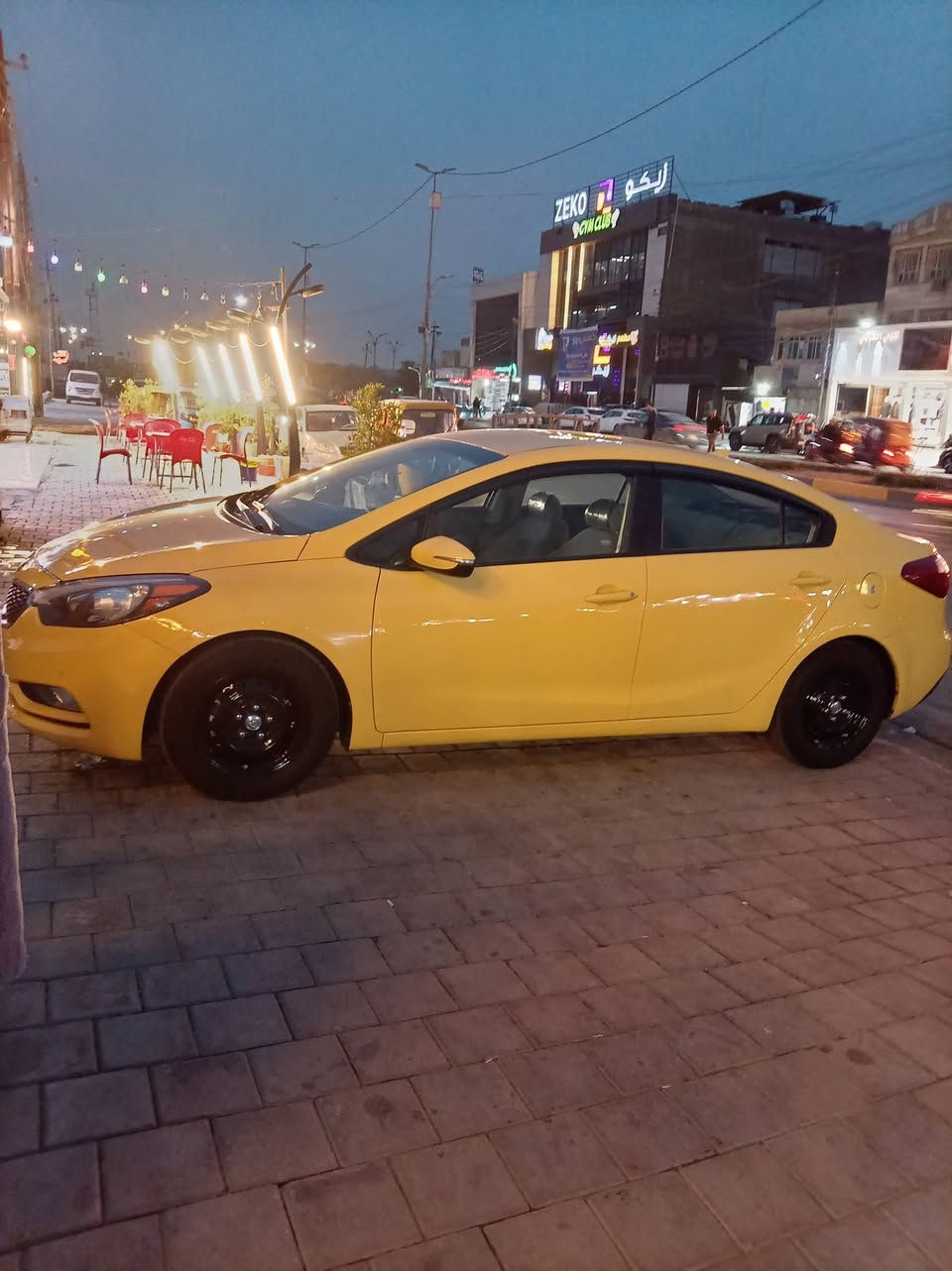 سلام عليكم سياره فورتي مديل ١٦ مكينه دوش الف وثمنميه حادثها بس بنيد ***********
