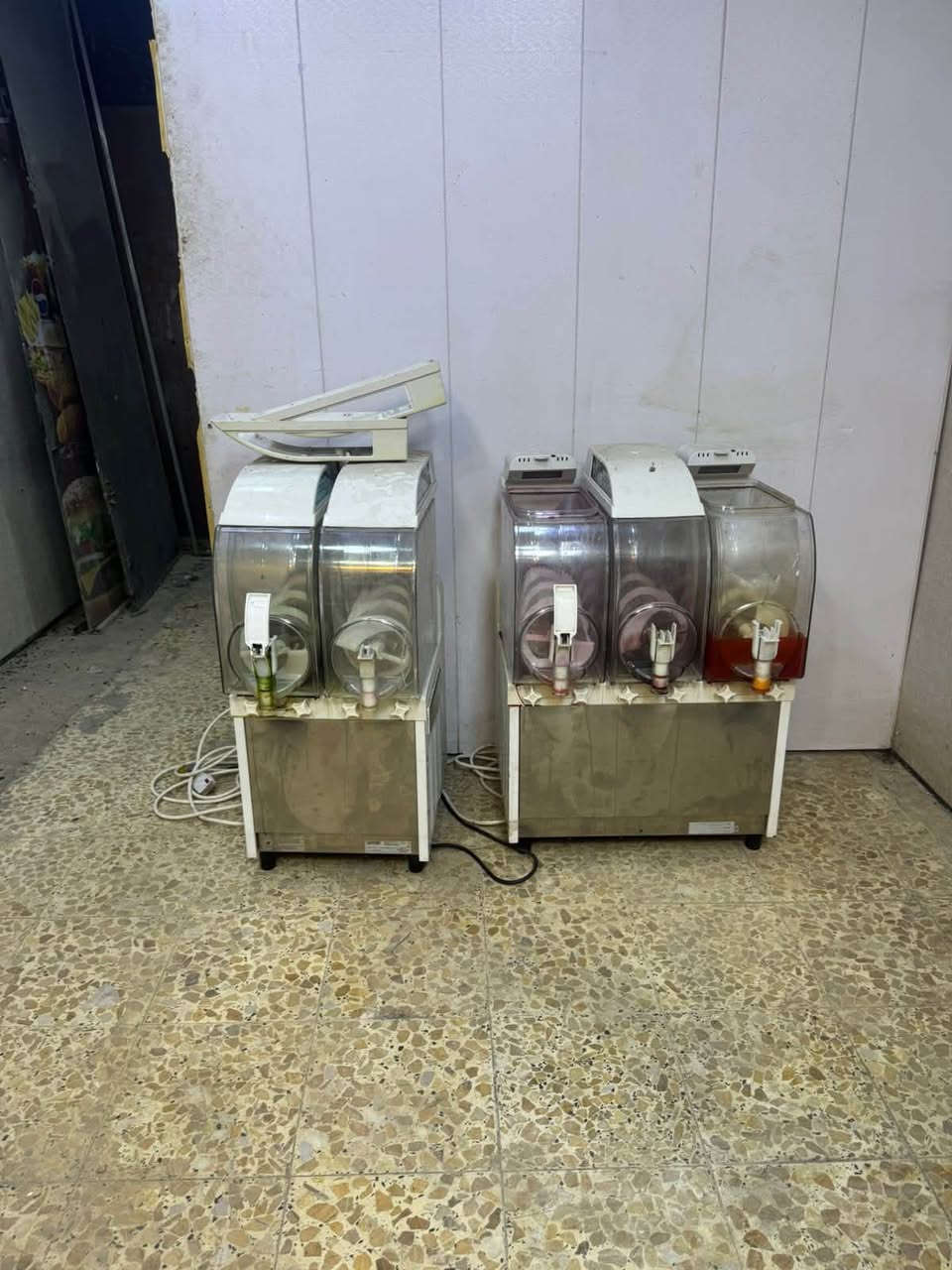 غراض مرطبات للبيع جدر يطالي عارضه إيراني سوفت صيني اكو برادات ومجمدات بغداد ***********وتساب
