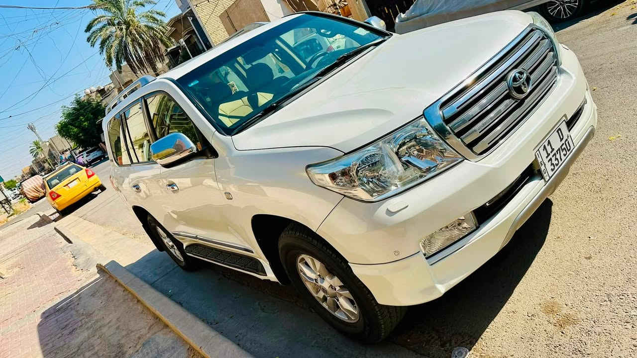 السلام عليكم
لاندكروز 2011 ستينية كفالة من الصبغ والتبديل بيها بارد مكانين بسيطات ( باب خلف الراكب والصندوق الدلعة ) محرك 6 سلندر ماشية 240 رقم بغداد الدولي مكانها بغداد الدورة السعر 297 وبيها مجال ترهم بيع او مراوس للاتصال ***********
