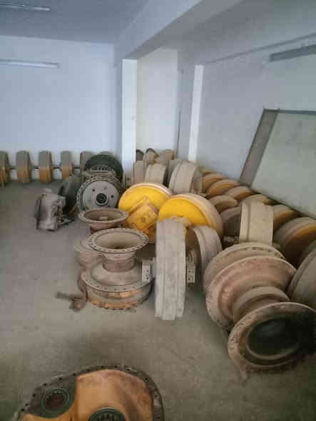 سلام عليكم
توفرت مجموع وياله كتر كوماتسو لبهير بلدوزر  الاستفسار اتصال على الأرقام تاليه *********** *********** الموقع بغداد الكراده شارع 52
