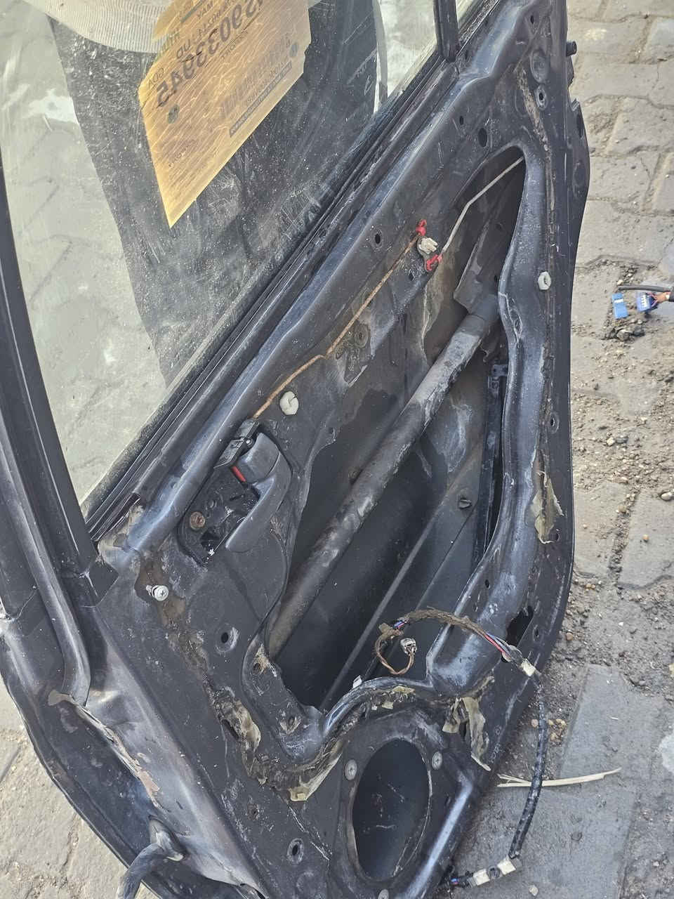 سستم أبواب  للبيع وفرس وياهن
السعر 125 
المكان النجف ناحيه الرضويه 
***********
