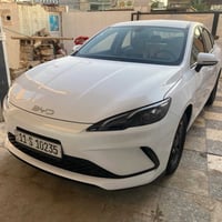 للبيع بي واي دي سيل 5 ماشية 6000 الاجمالي السيارة مكفولة بحالة الشركة ...