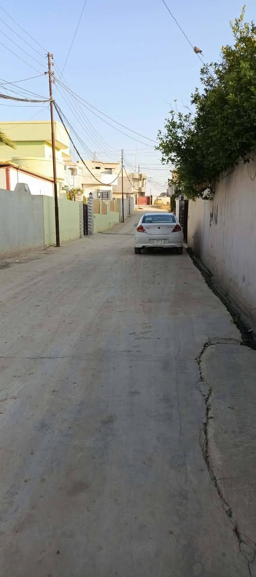 سلام عليكم متوفر بيت للبيع زراعي  بالقوسيات مقابل بانزيخانه المهند قريب من مدرسة نبأ العظيم مساحة 225 م واجهة 13 خدمات كاملة  وصل بلدية قرار 25 سعره 85 وبي مجال  يرهم مع معارضه بيت بالإيمن طابقين اتصل ***********
       ***********
