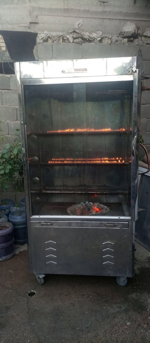 شوايه دجاج للبيع السعر 200الف بغداد الجديده ***********
