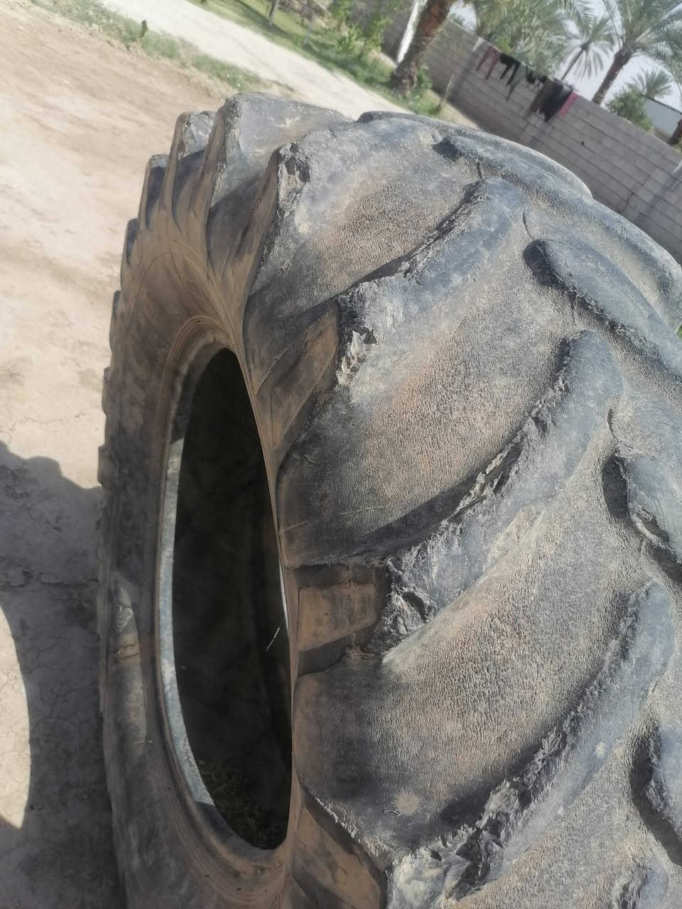 سلام عليكم تيرات البيع حجم 30 عل 18تصل عل رقم تدلل ***********
