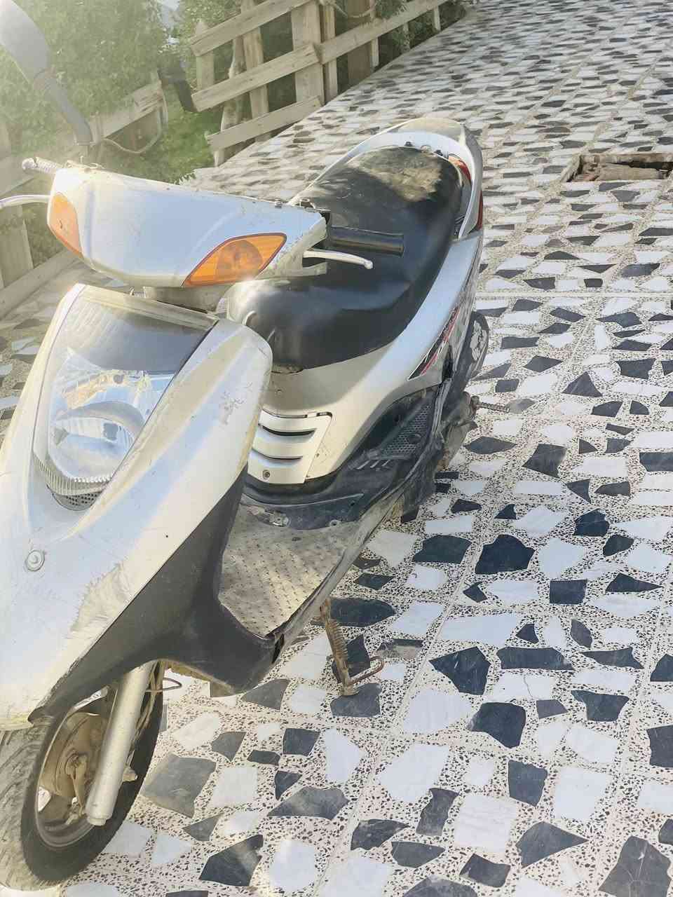 السلام عليكم
دراجة ابريد 140مكفولة كفالة عامة 

سلعة ومعدل دراجة ممفتوحة ابلدي 

كهربائية كلاهة شغالة نكرت هندر

المكان بغداد الشعب بوب الشام 

الرقم ***********

السعر 400 وبيه مجال
