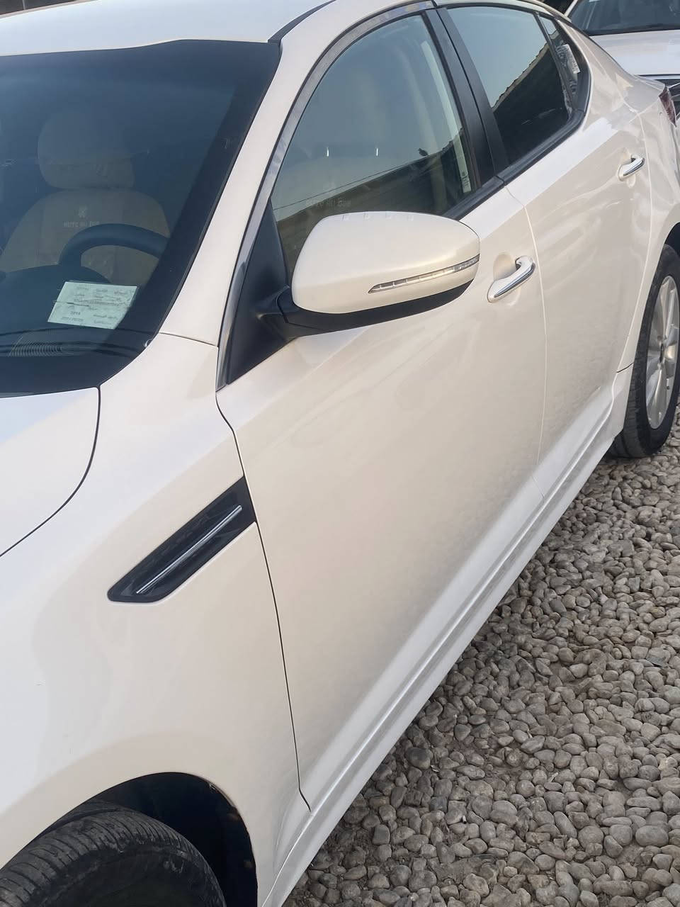 السلام عليكم 
اوبتما 2014 
مكينه 2000 ررقم قادسيه خليجية
بيه صبغ جاملغ امامي  والداير مال الجاملغ الخلفي 
السعر 125 
***********
