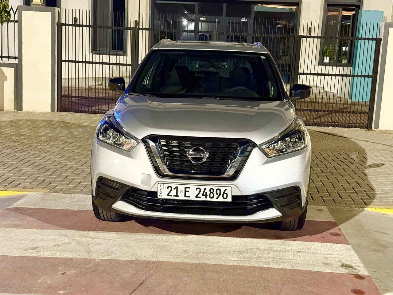 نیسان کیکس خلیجی (٢٠١٨)
قەباغ سندوقی بۆیاخە 
لەگەڵ پەڵەیەک چەمەلەغی پێشەوە
بێناوبێ ئێرباگ 
کامل سێرڤس هایدرۆلیکی گێڕ
ڕۆنی مەکیینە
چوارتایەی تازەی لەژێرە
باتری تازەیە
بێ تەقەوڕەقە
سەنەوی تا (٢٠٣٠) تازەیە
بۆزانیاری زیاتر پەیوەند بکە
(***********)
