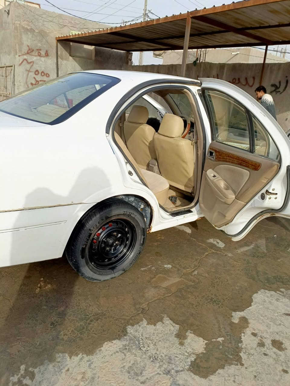 نيسان سني 2006 تأخذ  مرقم كامل بس هزه منتضره مخابره عليه من معقب رقم قادسيه سعر 63وبيه مجال 
***********
