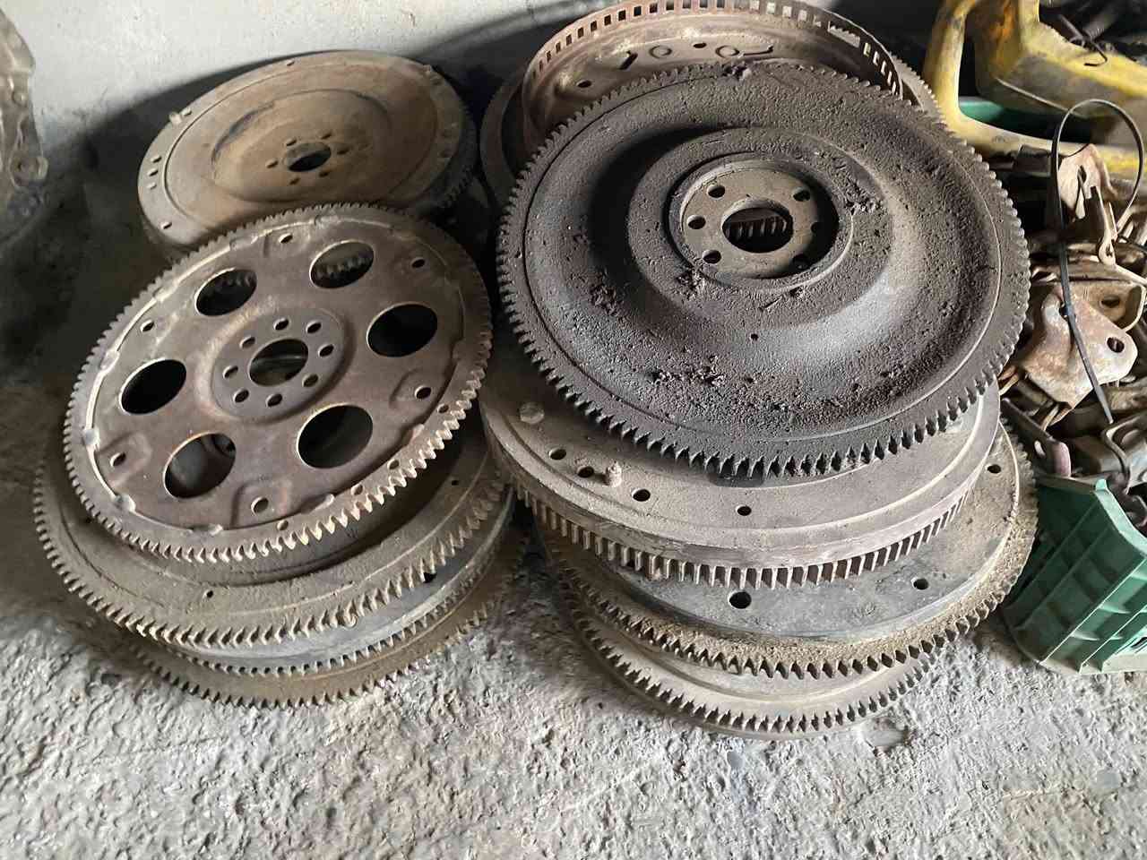 محلات المياحي🫶  ترحب بكم ❤️🫡
للبيع جميع ادوات  تيوتا بيكم ٨٠/٨٢/٨٥/٨٨/٩٠ 
مكان ديالى جلولاء حي الصناعي 
يوجد جميع  أدوات تيوتا قديم وبسعر مناسب 
رقم الهاتف *********** حيدر المياحي  ويوجد سيارات بيكم تيوتا قديم للبيع 
🫶❤️
