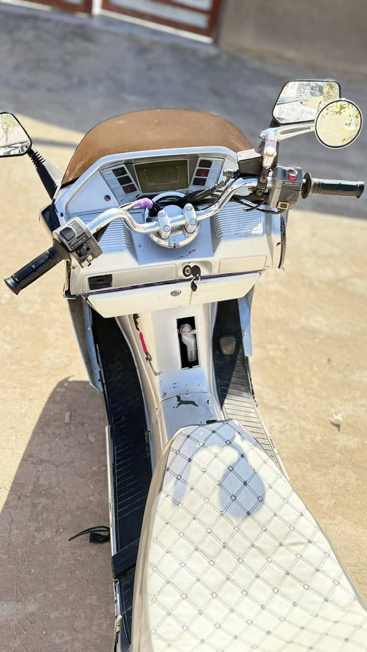 فيوجن. للبيع دراجة حلوة ما عايزة كل شيء مكينة جديدة لا تنقص ولا تبخر سرعة معدلة 140 موديل 2005 مكان النجف السعر 550 أبيها مجال بيع مستعجل***********
