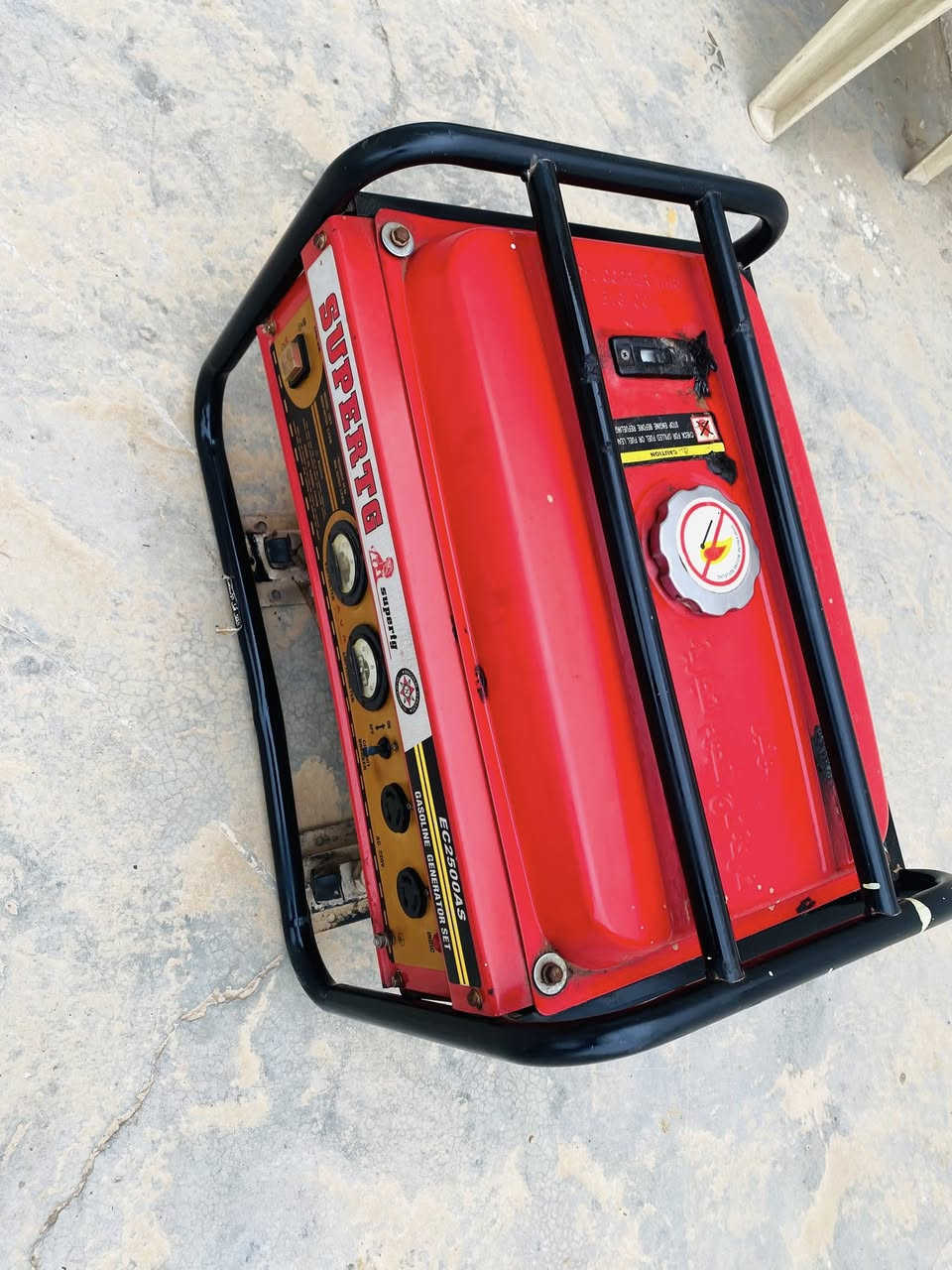 من رخصه الادمن مولده  ياباني بانزين سوبر تايكر  تي جي ملف نحاس 2500AS ع وضعها لبلادي ما داخل تصليح مستخدم شي قليل نضافه مثل ما موضح بل صوره  ينطي 15 امبير قتصادي بشكل  نضام هندر سعره 200 الف وبي مجال مكاني الفيلق باب السريه السايدين متواجد خاص 
الاستفسار ***********
