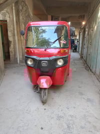 تكتك للبيع موديل 2018شهر ال12 محرك 20 اوراق كامله قبل اسبوع شديتلها اك...