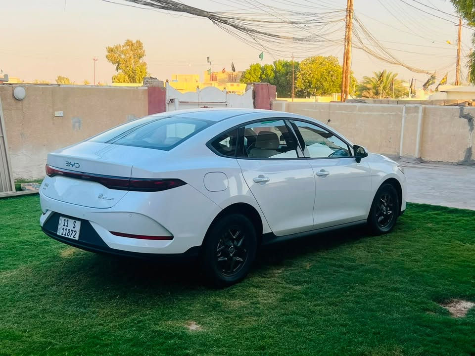 السلام عليكمً
BYD
كن بلاس مديل 2025 مكفوله كفالة عامة 
داخل ابيض المرغوب 
موصفاته معروفه حساسات كشنات جلد شاشا كامره خلفيه تحكمات جهتين تحكم بسعه البطاريه بيه انضمه قياده متنوعه SPORT NORMAL ECO   قطعتين تبريد ملحقاتهة كاملة 
السعر18.200 مجال قليل
المكان بغداد
الاستفسار ***********
