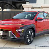 هونداي كونا ٢٠٢٤ وارد امريكي حادثها فقط نصف الباب سايق بدون دواخل بدون...